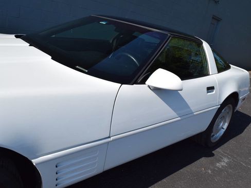 Used 1992 Chevrolet Corvette Coupe image 6