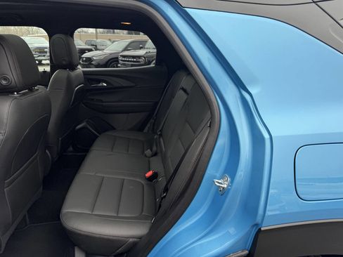 Used 2025 Chevrolet TrailBlazer RS w/ Convenience Package image 9