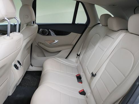 Used 2019 Mercedes-Benz GLC 300 image 21