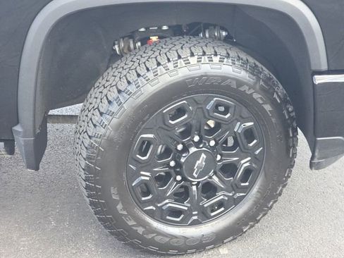 Used 2024 Chevrolet Silverado 3500 LTZ w/ LTZ Plus Package image 29