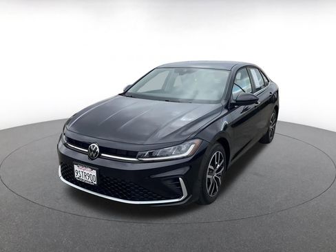 Used 2025 Volkswagen Jetta SE image 7