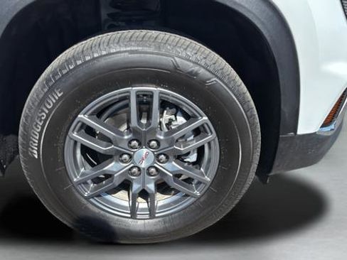 New 2025 GMC Acadia Elevation image 19