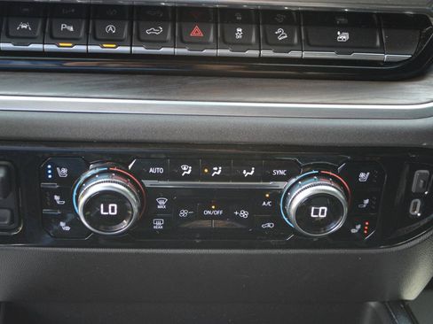 Used 2022 GMC Sierra 1500 SLT w/ SLT Convenience Package AWD/4WD image 29
