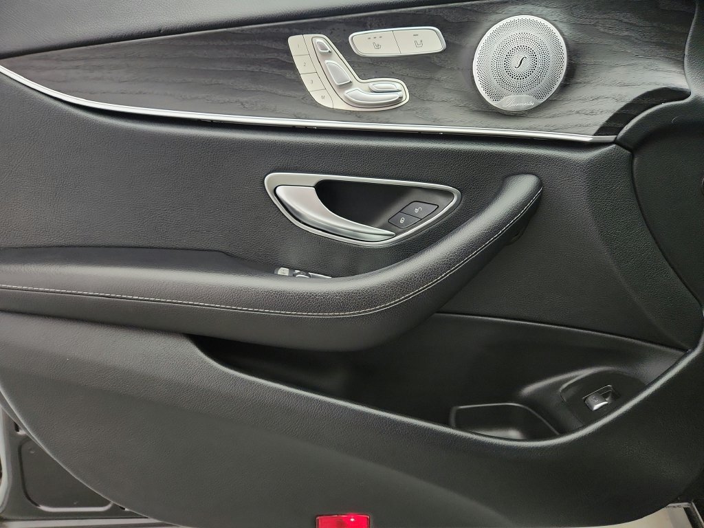 Used 2020 Mercedes-Benz E 350 4MATIC Sedan image 25