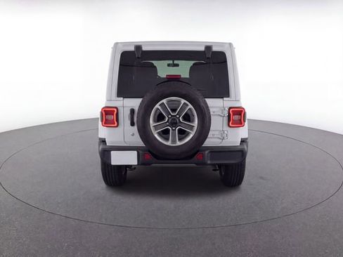 Used 2021 Jeep Wrangler Unlimited Sahara image 7