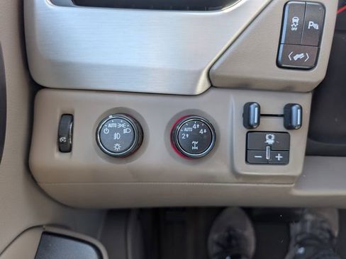 Used 2015 GMC Yukon XL SLE w/ Convenience Package AWD/4WD image 18