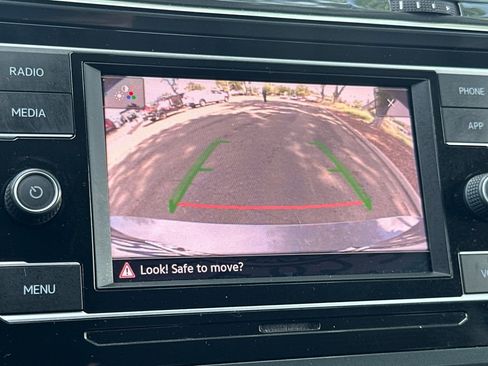 Used 2020 Volkswagen Tiguan S FWD image 18