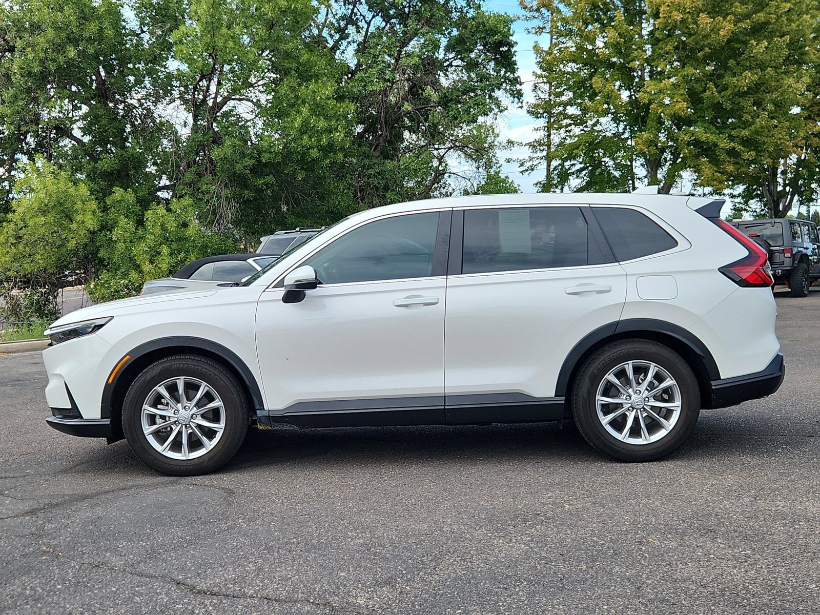 Used 2024 Honda CR-V EX-L image 2