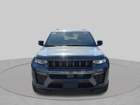 New 2026 Jeep Grand Cherokee Limited w/ Limited Altitude Package AWD/4WD image 11