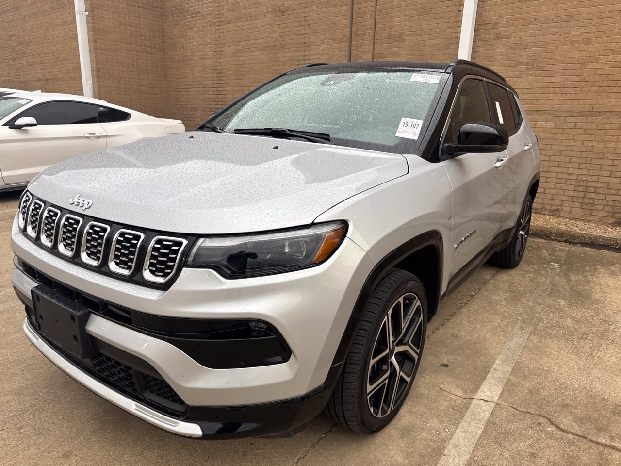 Used 2025 Jeep Compass Limited w/ Elite Group AWD/4WD image 1
