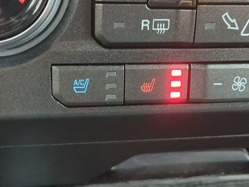 Used 2019 Ford F250 Platinum w/ Platinum Ultimate Package image 22