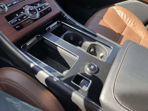 Used 2022 Lincoln Aviator Reserve RWD image 35