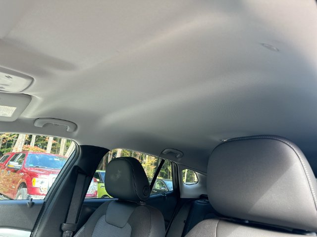 Used 2024 Chevrolet Trax LT FWD image 28