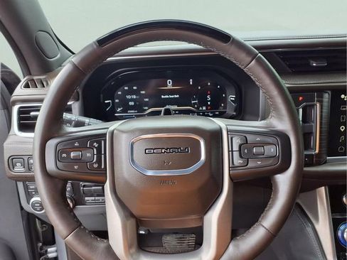 Used 2024 GMC Yukon XL Denali w/ Denali Reserve Package AWD/4WD image 25