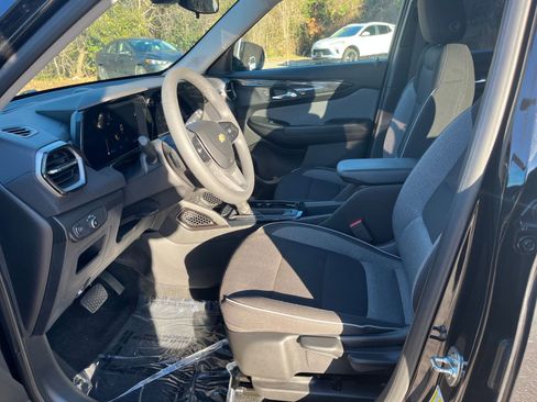 Used 2025 Chevrolet TrailBlazer LT image 22