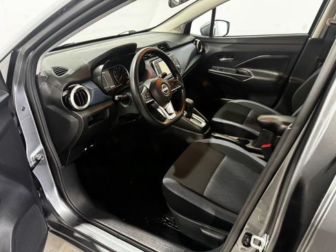 Used 2025 Nissan Versa SV FWD image 15