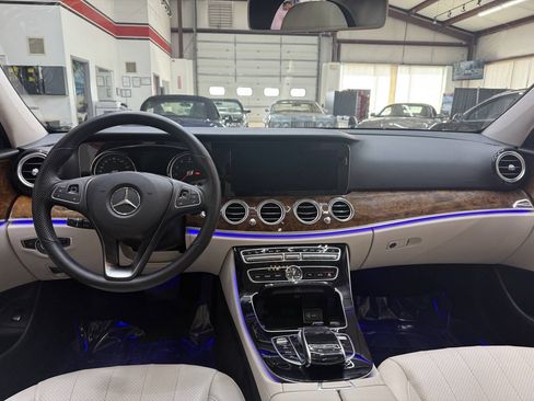 Used 2017 Mercedes-Benz E 300 4MATIC image 21