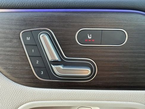 Used 2025 Mercedes-Benz GLB 250 4MATIC image 15