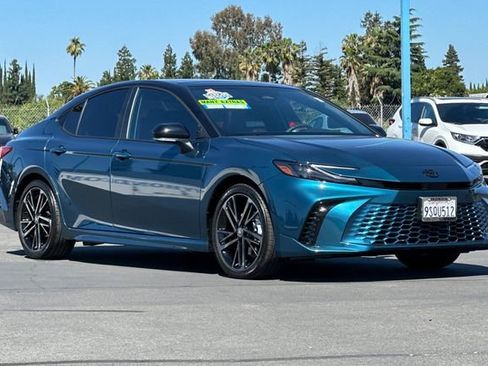 Used 2025 Toyota Camry XSE FWD image 2