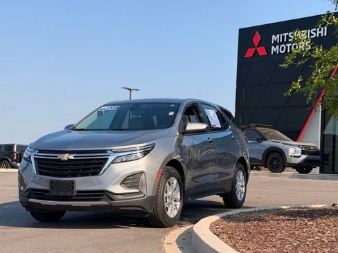 Used 2023 Chevrolet Equinox LT w/ LPO, Floor Liner Package FWD image 8