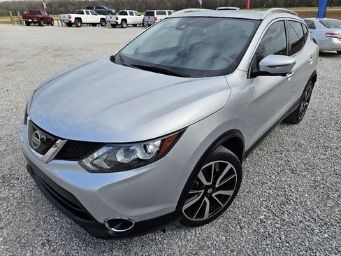 Used 2019 Nissan Rogue Sport SL w/ Premium Package image 3