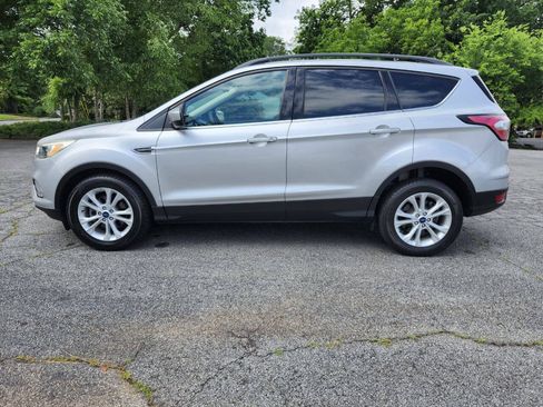 Used 2018 Ford Escape SE FWD image 17
