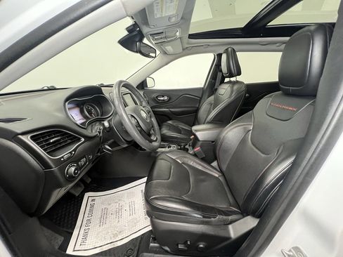 Used 2022 Jeep Cherokee Trailhawk w/ Sun, Sound & Nav Group image 4