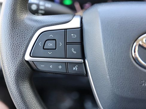 Used 2021 Toyota Sienna LE AWD/4WD image 38