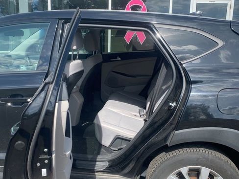 Used 2019 Hyundai Tucson SE image 10