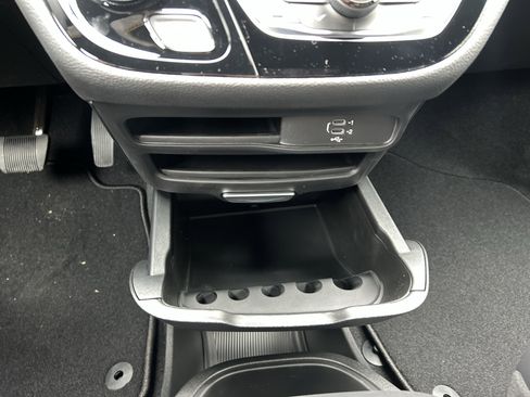 New 2026 Chrysler Pacifica Select image 25