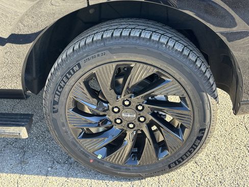 New 2025 Lincoln Navigator Reserve w/ Jet Appearance Package image 14