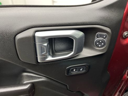 Used 2021 Jeep Wrangler Unlimited Sport AWD/4WD image 9