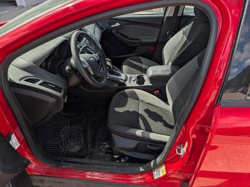 Used 2014 Ford Focus SE w/ SE Winter Package FWD image 21