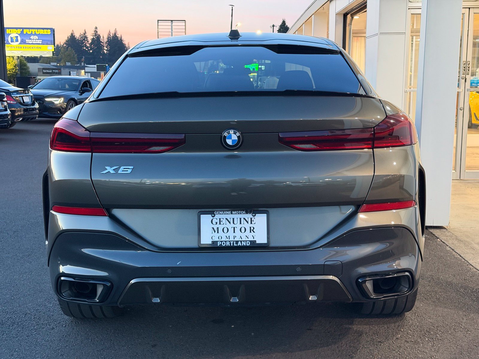 Used 2024 BMW X6 xDrive40i w/ Executive Package AWD/4WD image 4