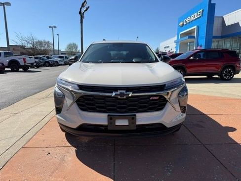 New 2026 Chevrolet Trax RS w/ Sunroof Package image 2