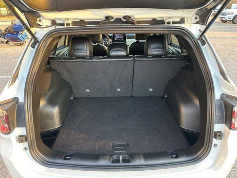 Certified 2025 Jeep Compass Latitude image 35