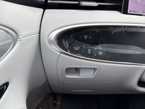 Used 2026 Genesis GV70 2.5T Advanced image 23