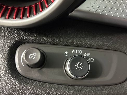 Used 2024 Chevrolet Trax RS image 24