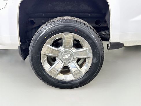 Used 2018 Chevrolet Silverado 1500 LTZ w/ Sport Package AWD/4WD image 29