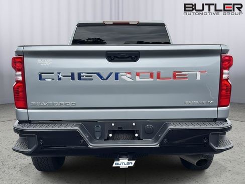 Used 2025 Chevrolet Silverado 2500 Custom w/ Custom Value Package AWD/4WD image 4