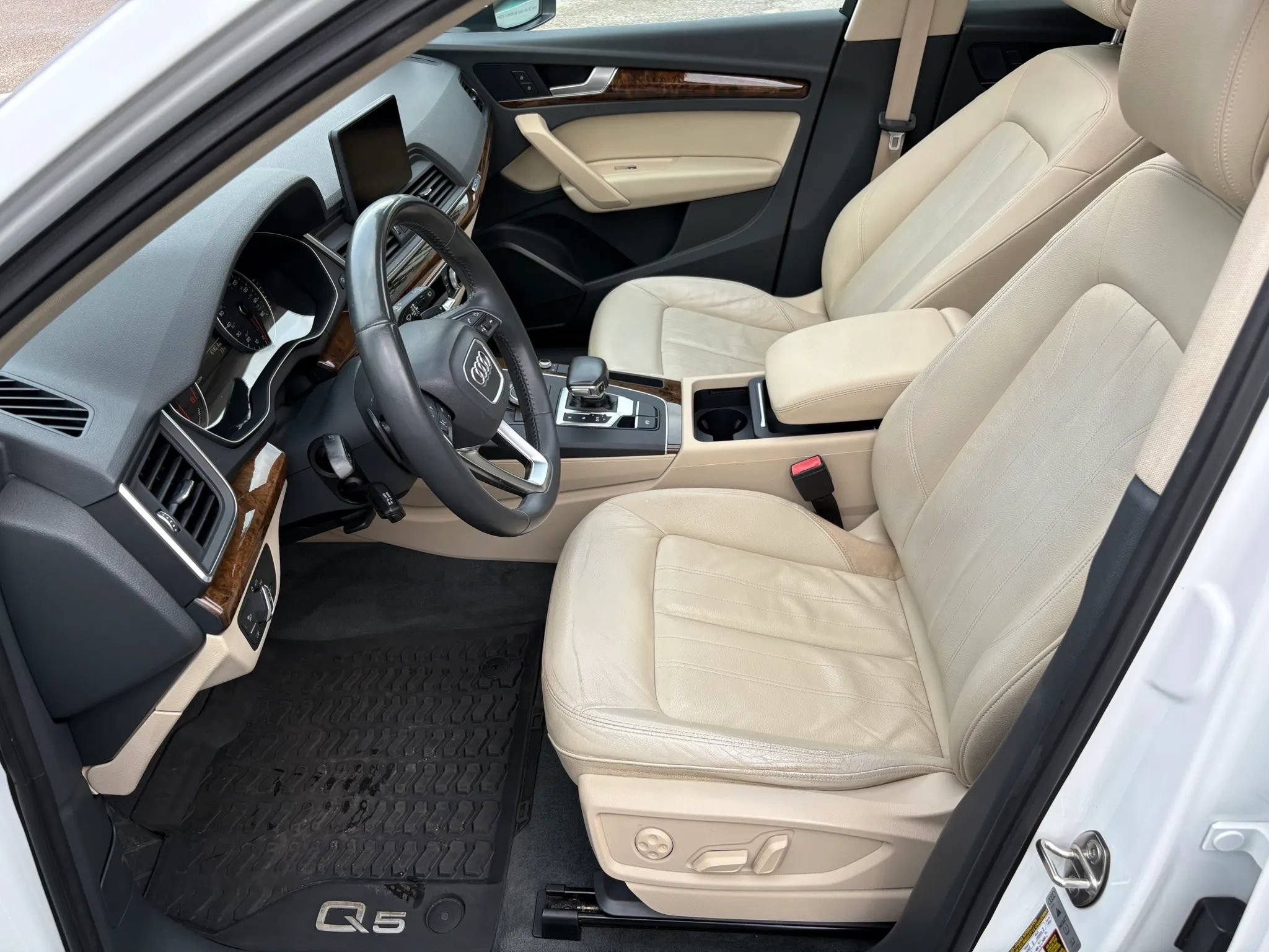 Used 2018 Audi Q5 2.0T Premium Plus w/ Premium Plus Package AWD/4WD image 13