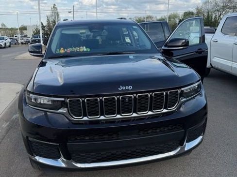 Used 2022 Jeep Grand Cherokee L Limited w/ Luxury Tech Group II image 1