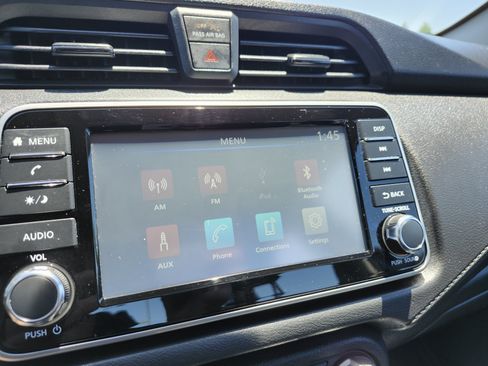 Used 2023 Nissan Versa S w/ Trunk Package FWD image 4