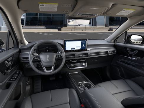 New 2026 Lincoln Corsair Premiere image 9