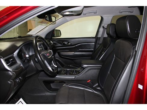 Used 2023 GMC Acadia SLT image 10