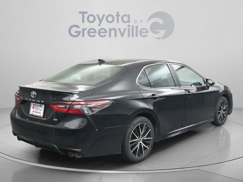Used 2024 Toyota Camry SE image 13