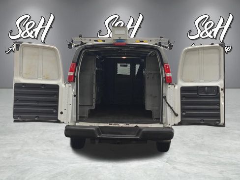 Used 2019 Chevrolet Express 3500 Extended w/ Driver Convenience Package RWD image 28