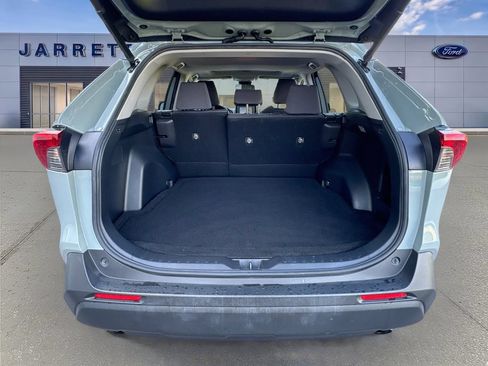 Used 2019 Toyota RAV4 XLE w/ Convenience Package FWD image 25