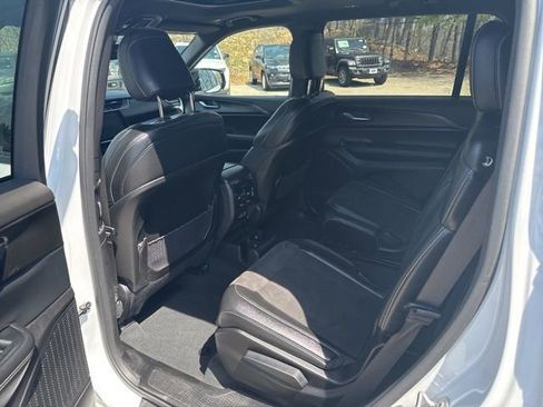 Used 2023 Jeep Grand Cherokee L Laredo AWD/4WD image 29