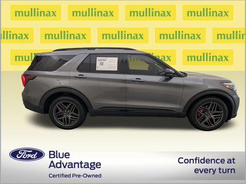 Used 2025 Ford Explorer ST w/ Sun And Sound Package AWD/4WD image 2